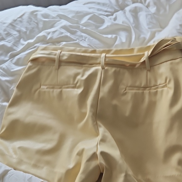DKNY yellow polyester shorts - Picture 3 of 4